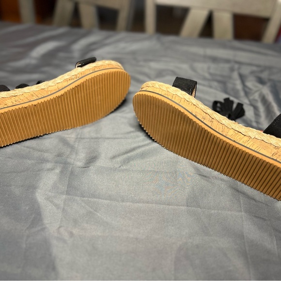 Amazon tie up sandals - Picture 4 of 5